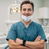 Tenue de dentiste : pourquoi la blouse et le pantalon médical sont indispensables ?